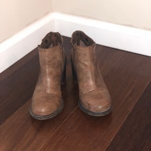 Blowfish Ankle Boot Leather 3" block heel